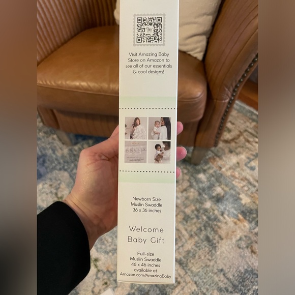 Amazing Baby - Sensory Muslin Swaddle Blanket Zebra Black & White Print - Picture 4 of 4